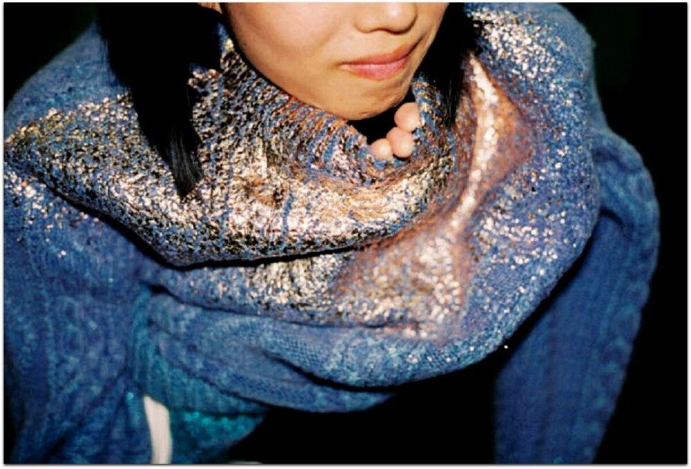 Дизайнер Yuki Fujisawa и её золотые свитеры из секонд-хенда